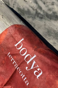 bodya ręcznik z mikrofibry ceglany