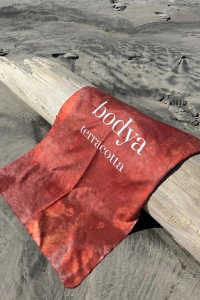 bodya ręcznik z mikrofibry ceglany