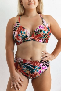 bodya góra stroju kąpielowego na modelce - kolorowy print, usztywniana, push-up, widok z przodu