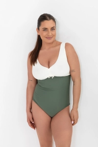 dół stroju kąpielowego na modelce bardzo wysoki stan przód khaki