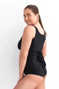 góra od stroju typu wrap zdjęcie na modelce kolor czarny