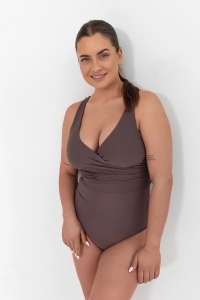 góra od stroju typu wrap zdjęcie na modelce kolor volcano