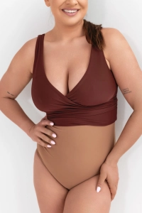 góra od stroju typu wrap zdjęcie na modelce kolor brązowy