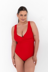 góra od stroju typu wrap zdjęcie na modelce kolor czerwony