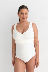 góra od stroju typu wrap zdjęcie na modelce kolor biały