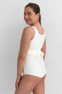 góra od stroju typu wrap zdjęcie na modelce kolor biały