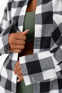 koszula-flanelowa-w-krate-7.webp