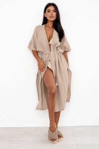 kimono-muslinowe-na-plaze-12.webp