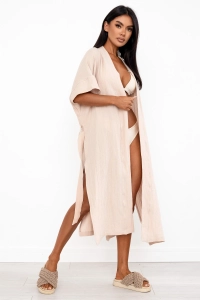 kimono-muslinowe-na-plaze-4.webp