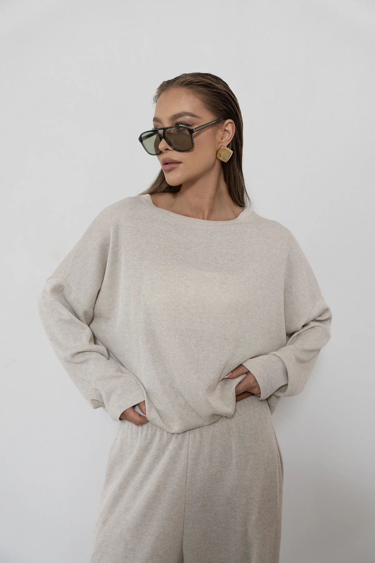 Nomada bluzka oversize ze ściągaczem sweterkowa dzianina kolor Latte / kremowy