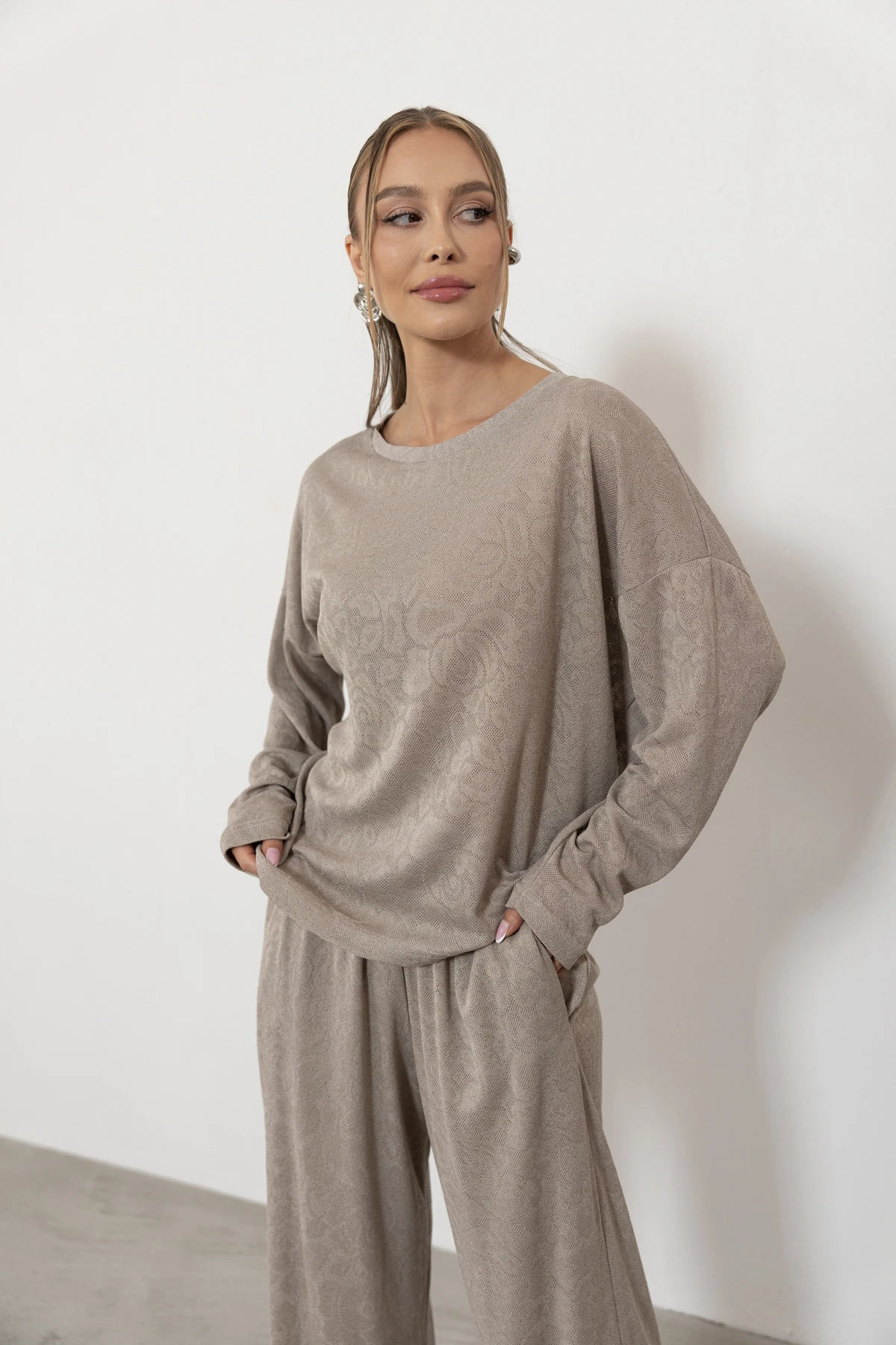 Riviera bluzka oversize ażurowa dzianina róża kolor Cappuccino / chłodny beż