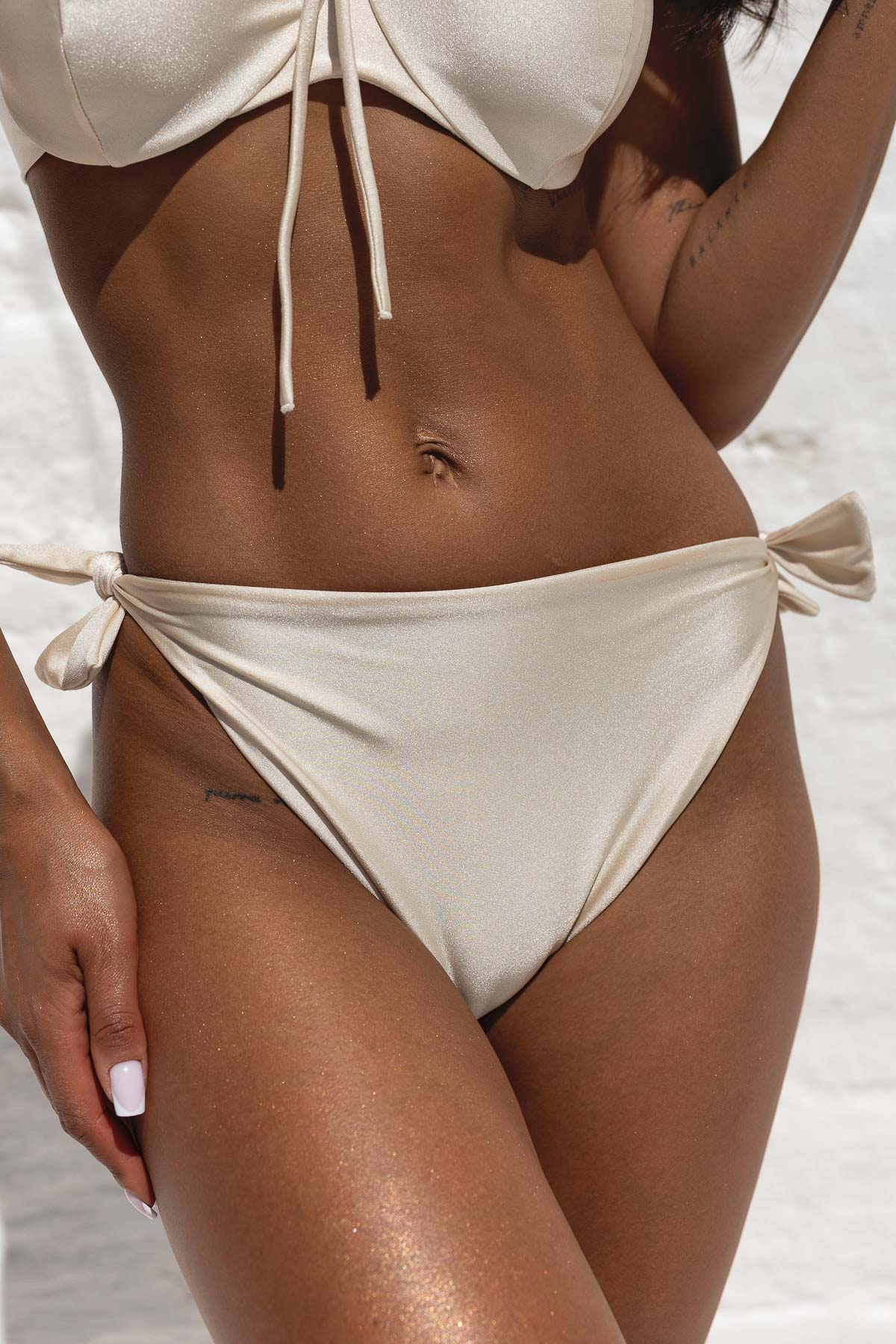 Control Crema - dół od bikini wysoki stan wiązany wycięty  kremowy 