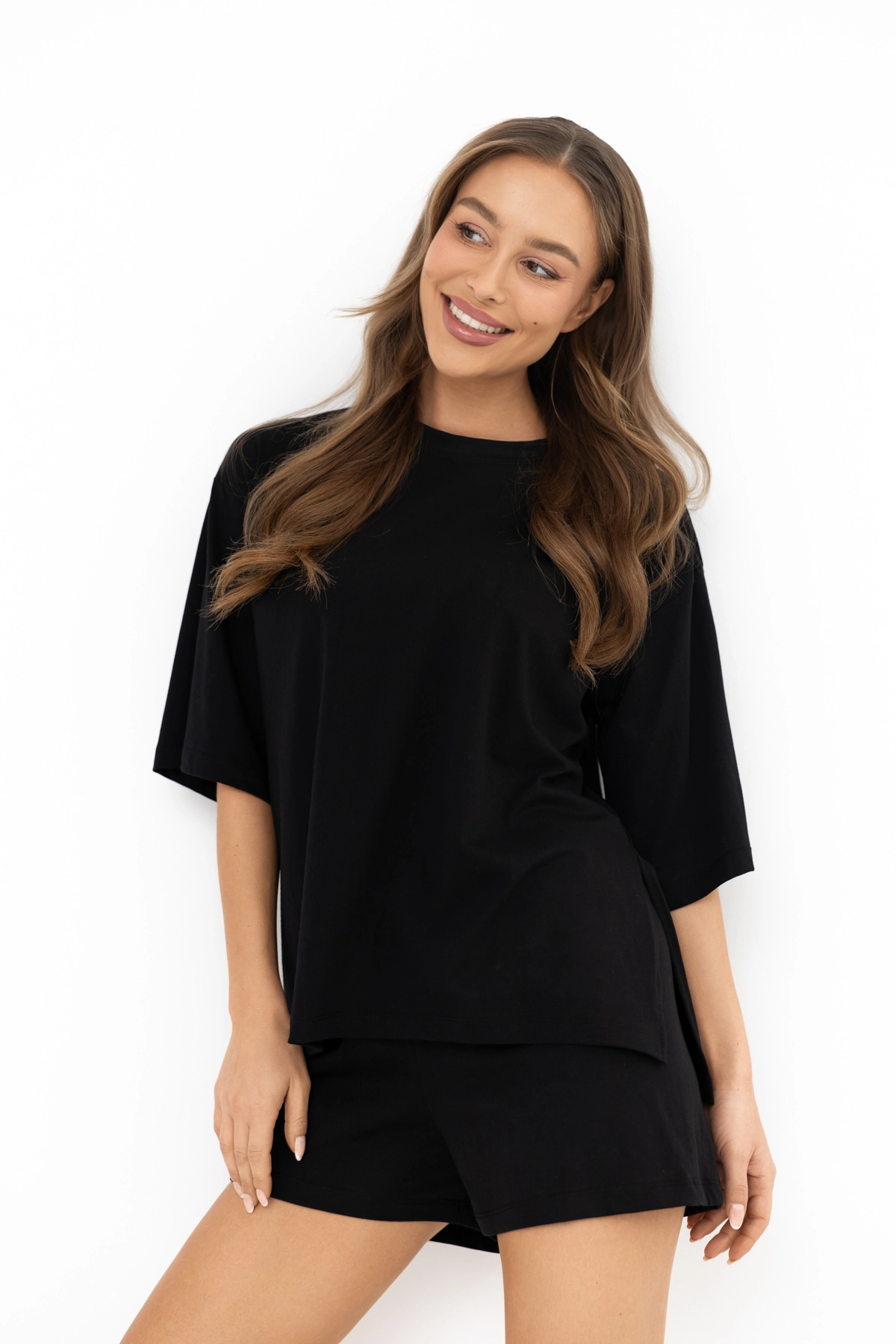 Nuba Nero - T-shirt oversize z rozcięciami czarny